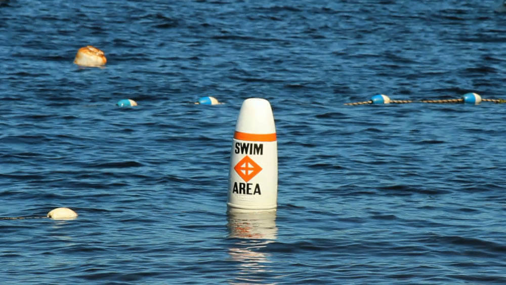 Swimming buoy